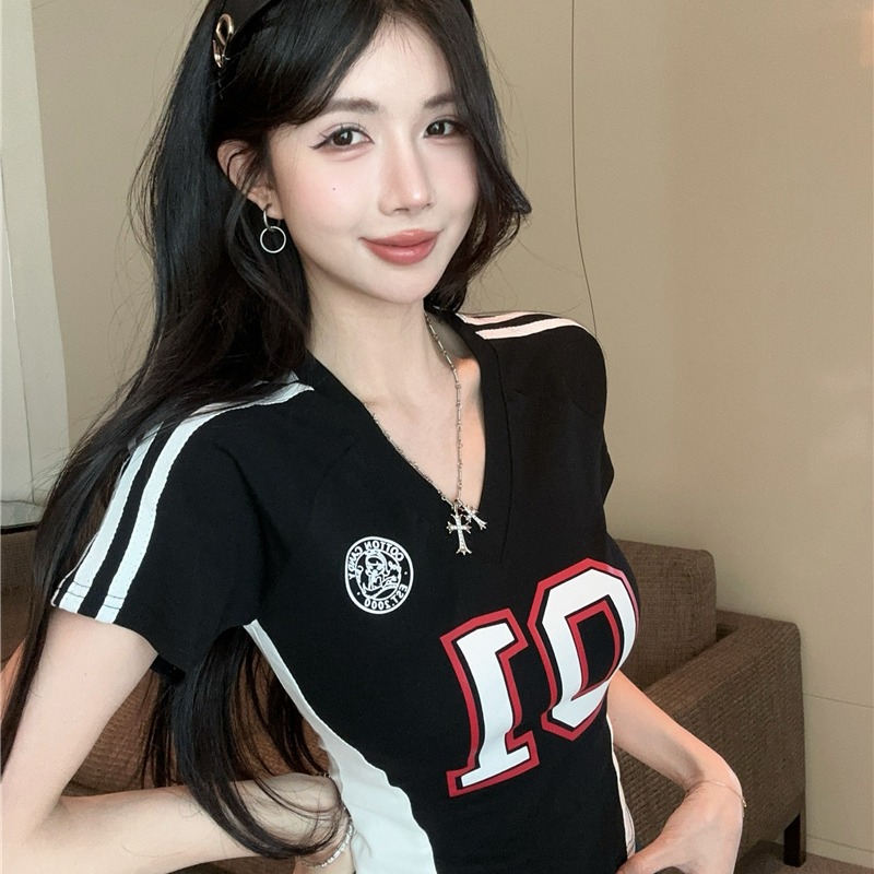 American Retro Print Two-Tone Sports Jersey Slim Cropped T-Shirt for Women - Image 5